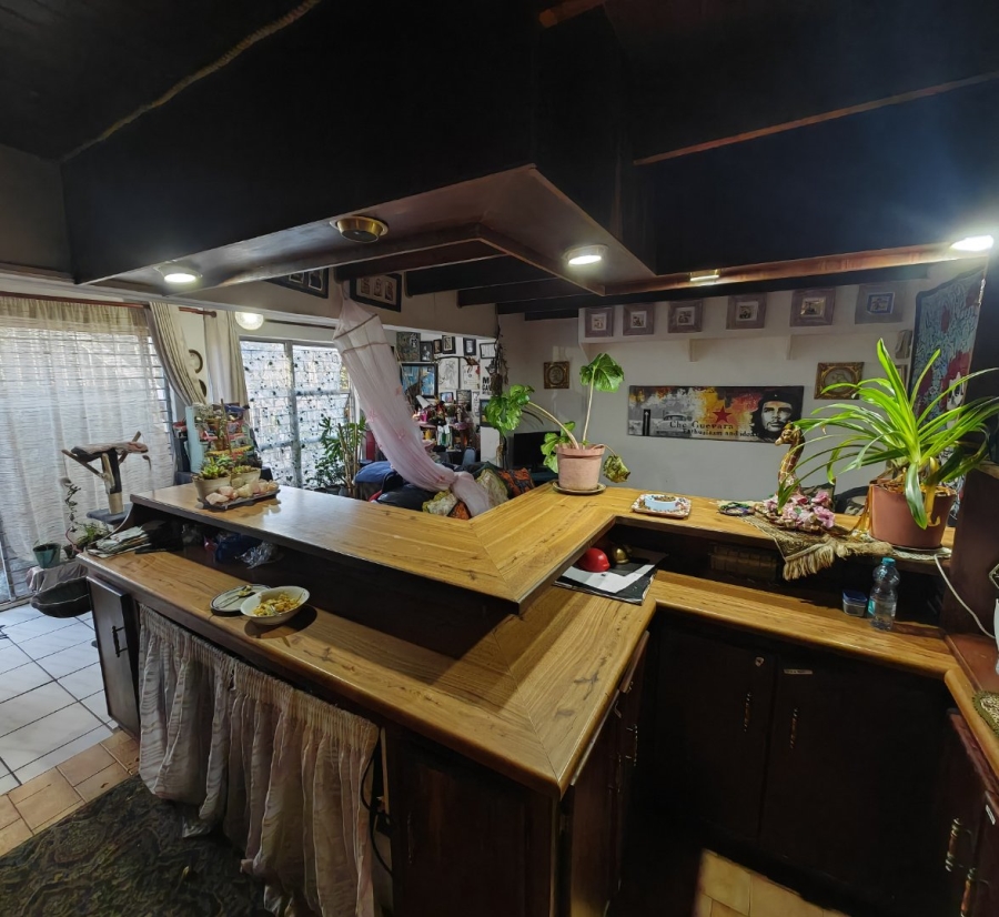 6 Bedroom Property for Sale in Heuwelsig Free State